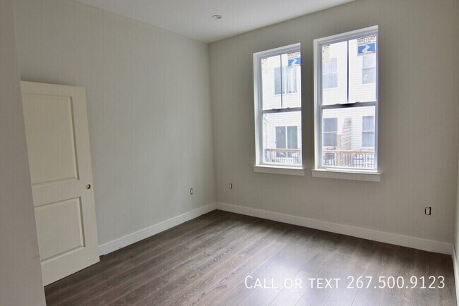 Foto del edificio - 1229 N Franklin St