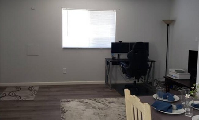 Foto del edificio - Clean Newly Remodeled 3 Bedroom Unit