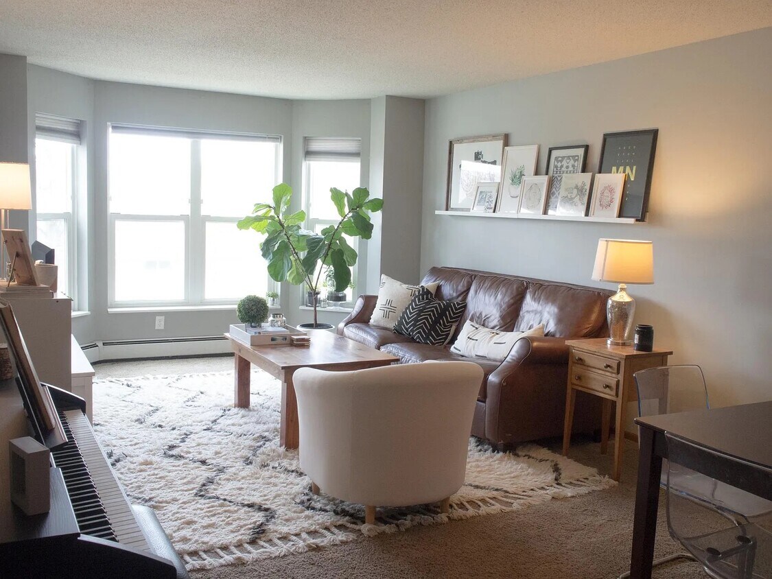 Foto principal - 720 3rd Ave NE