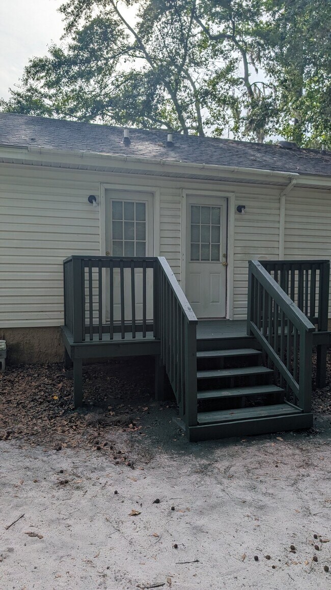 Foto del edificio - 813 Ash St Ext