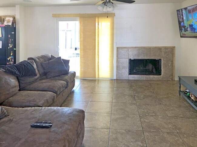 Foto del edificio - 533 W Peralta Ave