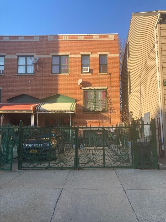 Foto principal - 199 Sumpter St