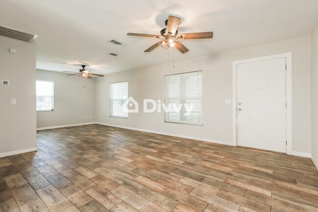 Foto del edificio - 7194 Berkley Rd