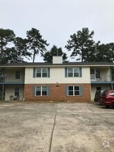 Building Photo - 152 Locke St