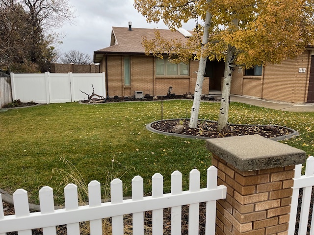 Front View - 2112 W Bowling Ave