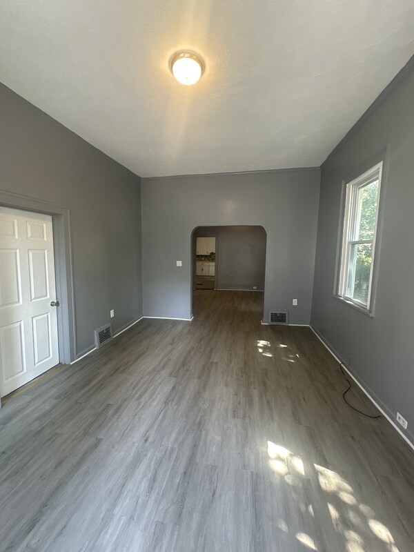 2179 W 83rd St Cleveland, OH 44102 – photo 1