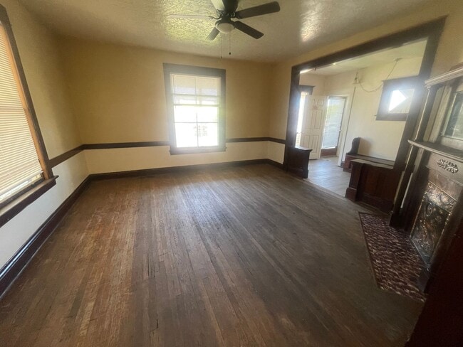 Foto del edificio - (1614 8th Ave)