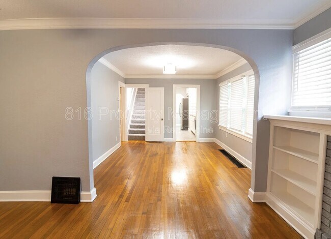 Foto del edificio - 5815 Euclid Ave E