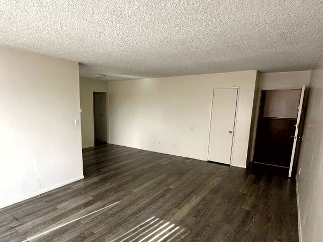Photo - 915 N Wilton Pl Apartment