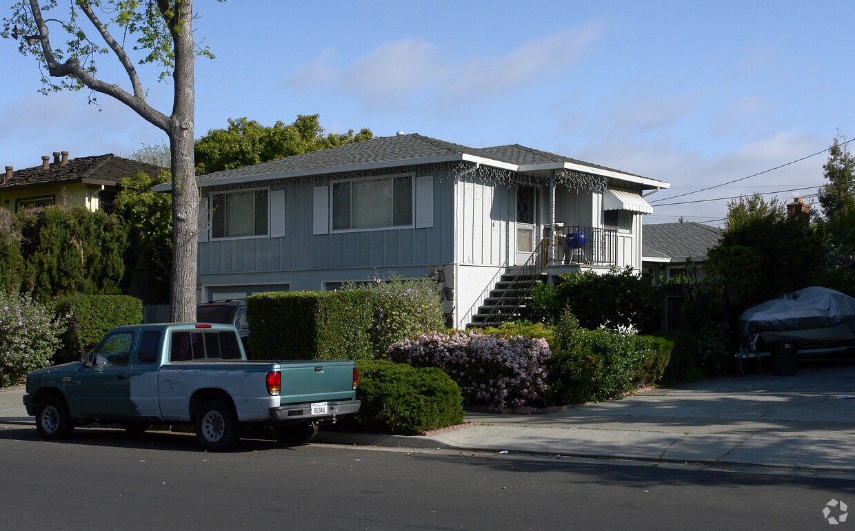 Foto del edificio - 129-133 Wheeler Ave