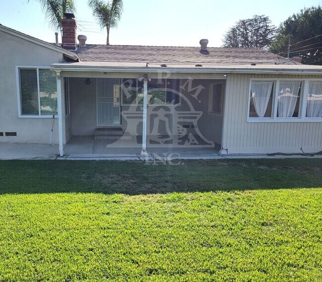 Foto del edificio - Charming 3 Bedroom Home Available in Oakmont Neighborhood of Claremont