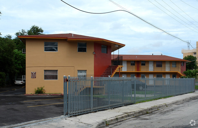 Foto del edificio - 936 NW 6th St