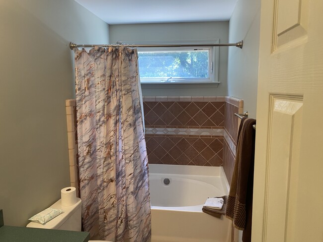 Building Photo - 8228 Lantana Ln