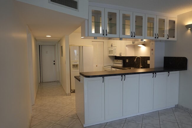 Foto del edificio - 5321 NE 24th Terrace