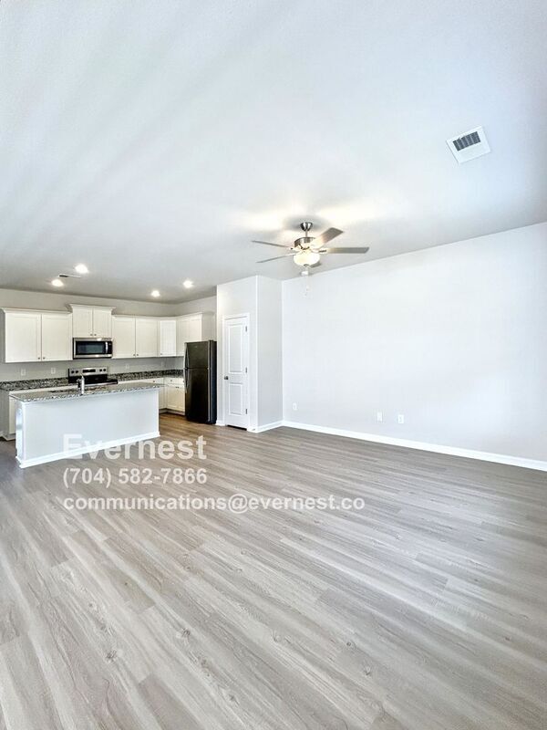 Foto del edificio - 2166 Willow Gln Dr