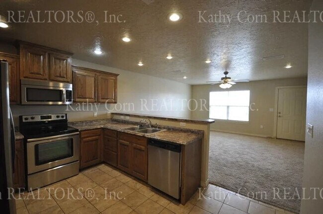 Building Photo - Gayland 121 A &amp; B