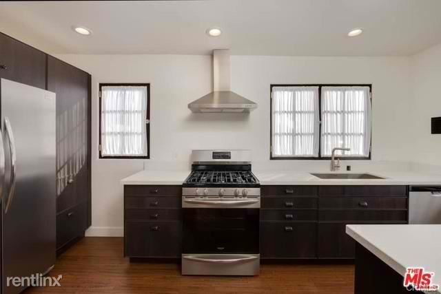 Building Photo - 2958 Somerset Dr