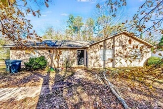Building Photo - 248 Foxglen Rd