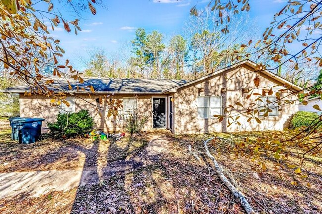 Building Photo - 248 Foxglen Rd