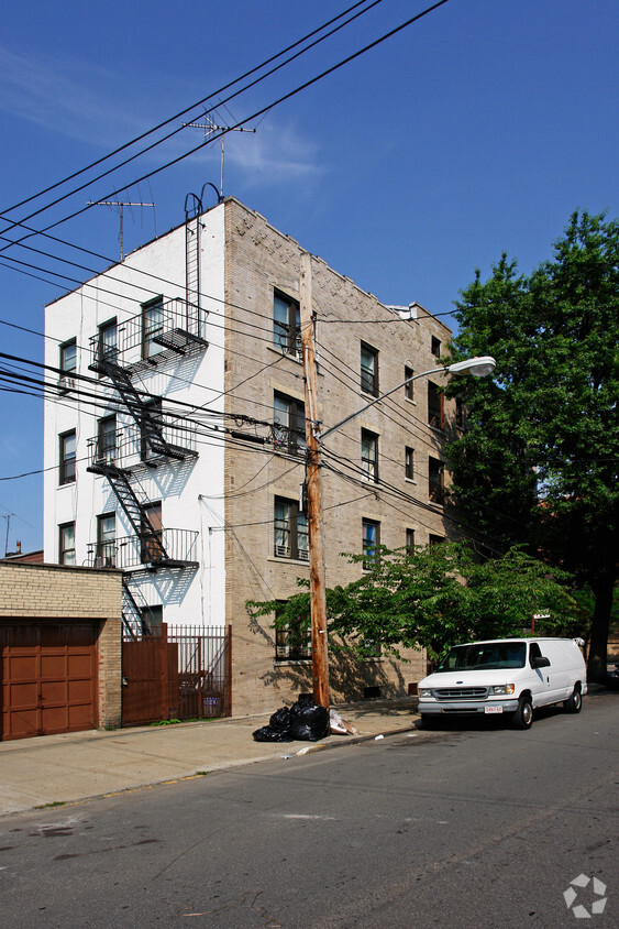 Foto del edificio - 1755 Taylor Ave