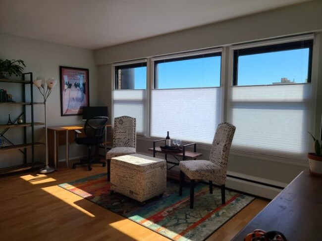 Building Photo - 4880 N Marine Dr