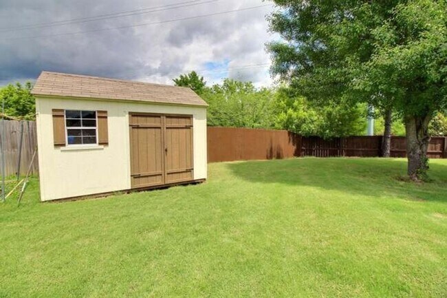 Building Photo - Spacious 5BR House in Collierville