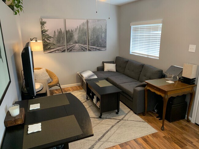 Foto del edificio - 1433 E Edgemont Ave