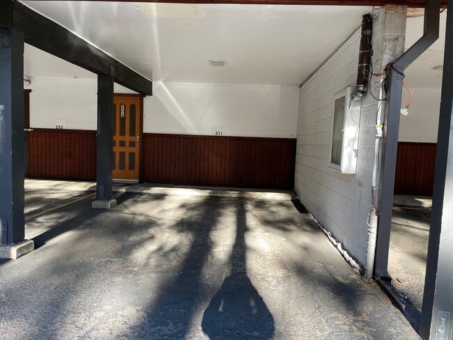 Foto del edificio - 2 bedroom condo with carport, pool and hot tub access