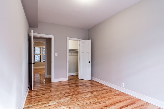 Building Photo - 3519 N Racine Ave