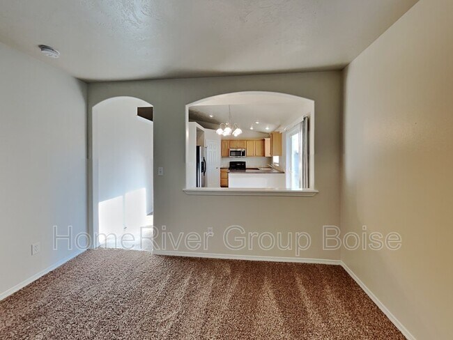 Building Photo - 2795 N Updale Ave