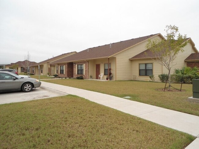 Foto del edificio - 1701 Canyon Cir