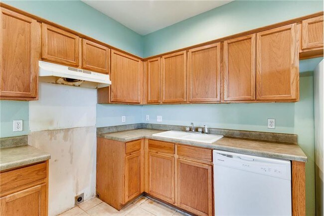 Building Photo - 5611 Midcrown Dr