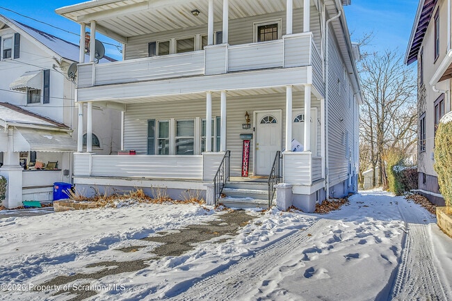 Foto del edificio - 1509-1511 N Webster Ave