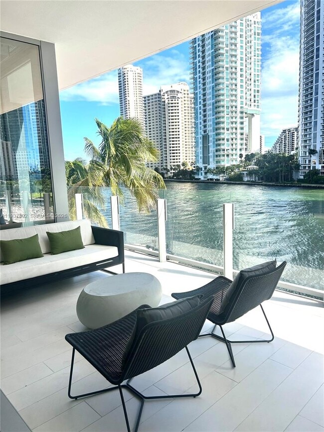 Foto del edificio - 300 Biscayne Blvd Way