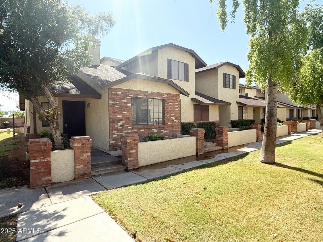Primary Photo - 170 E Guadalupe Rd