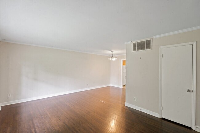 Building Photo - 3Bed/2Bath in the heart of Southpark!