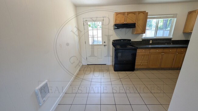 Building Photo - Single-story Duplex in Sherwood