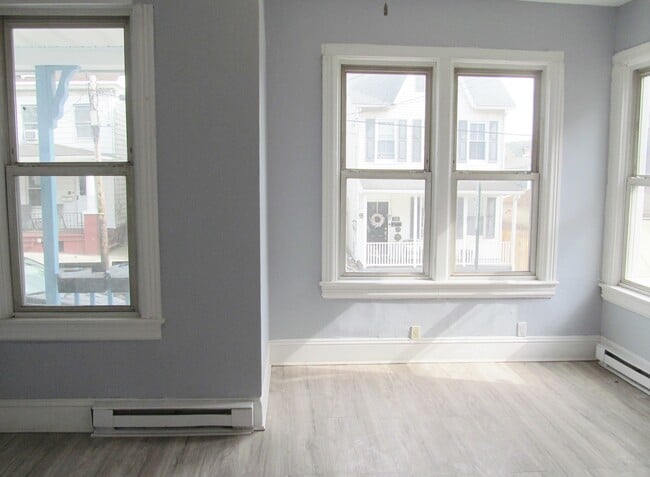 Building Photo - 11 Heckman St