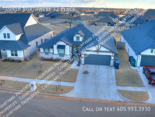 Building Photo - 10516 Northwest 33 Place-