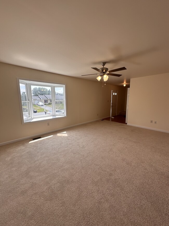 Building Photo - 11 Terben Ct