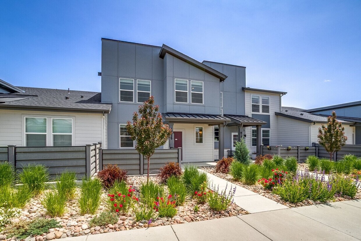 Primary Photo - Spacious 4BR Townhome in Denver