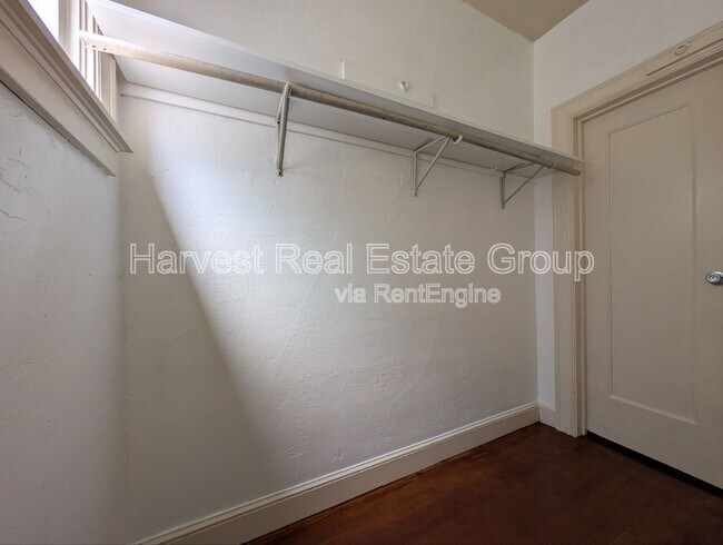 Foto del edificio - 460 S Sixth St