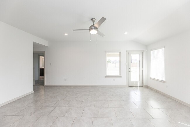 Foto del edificio - 28902 Yukon River Ct