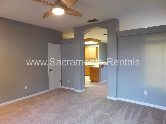 Foto del edificio - Charming 4bd/2ba Citrus Heights House With...