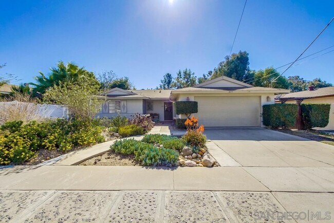 Foto del edificio - 8271 Beaver Lake Dr