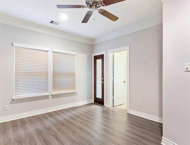 Foto del edificio - 704 Welch St