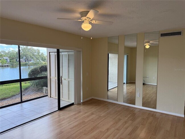 Foto del edificio - 5697 Ashton Lake Dr