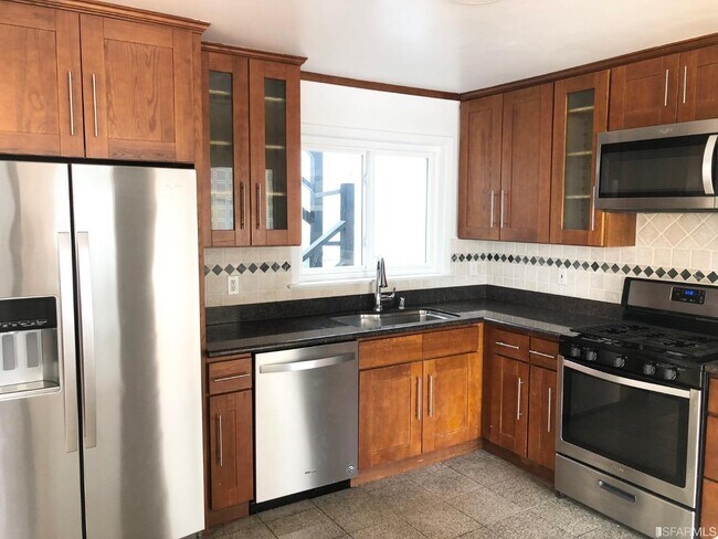 Building Photo - 2944 Taraval St
