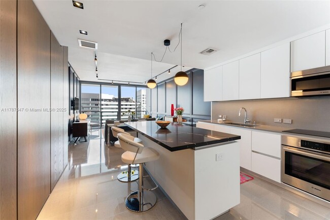 Foto del edificio - 88 SW 7th St