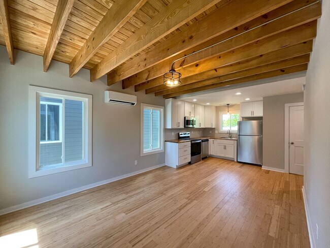 Foto del edificio - Beautiful Compact Cottage in South Asheville